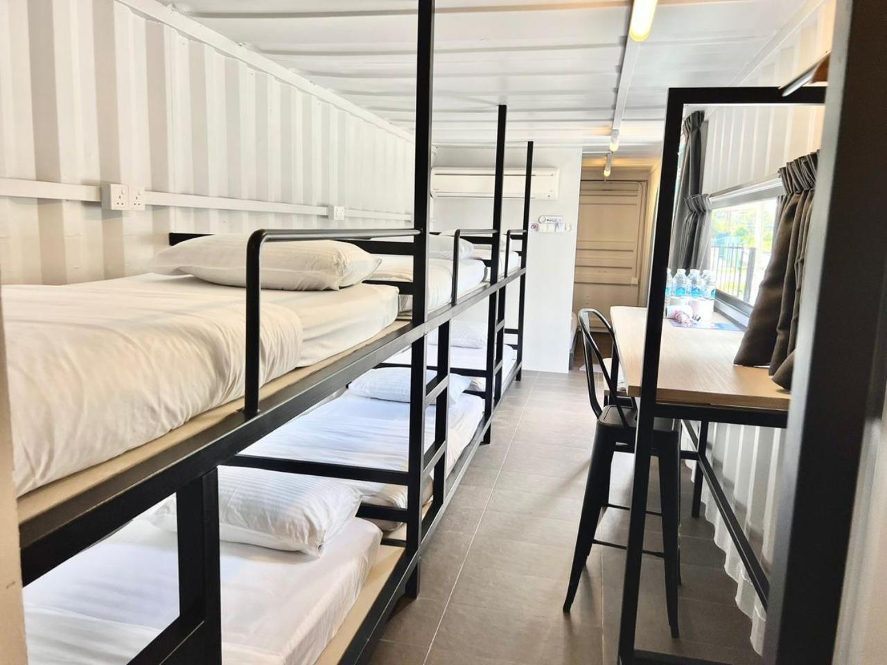 The Cozytainer Hotel Тайпинг Екстериор снимка