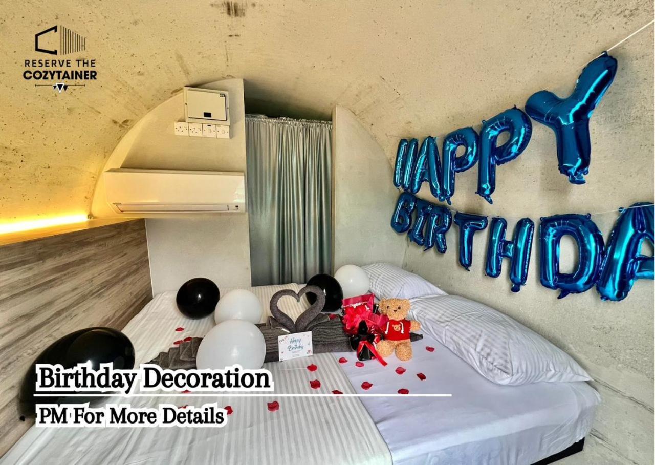 The Cozytainer Hotel Тайпинг Екстериор снимка