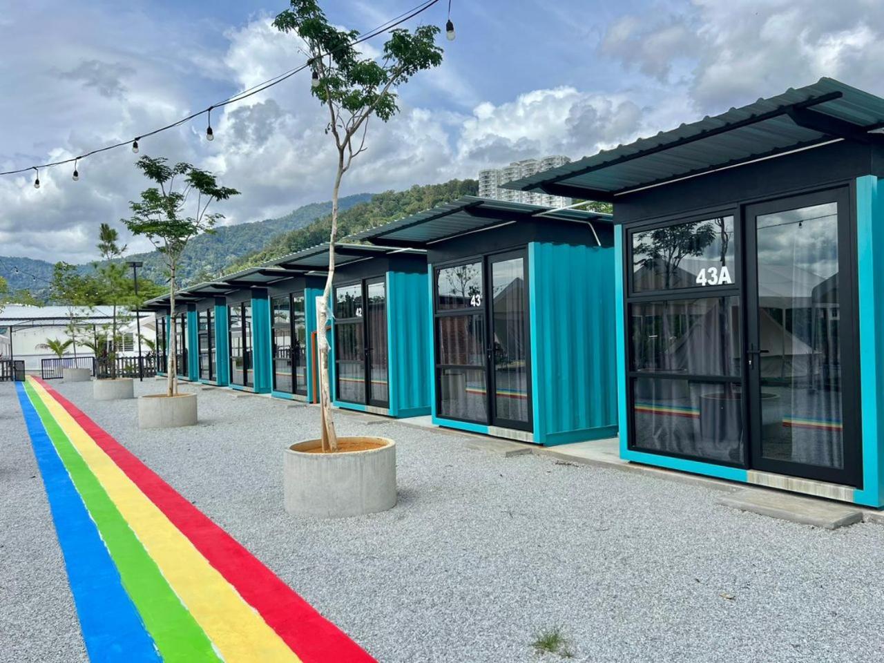 The Cozytainer Hotel Тайпинг Екстериор снимка